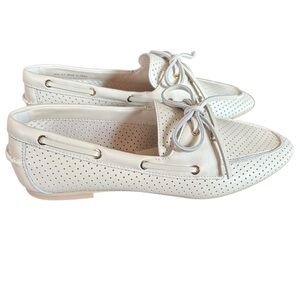 Dolce Vita Lakin Perforated Leather Bow Detail Boat Shoes Slip On Ivory NEW 6.5